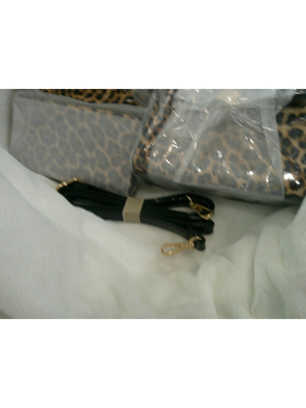 Leopard Print Handbag Set with Black Patent Leather (faux) - Picture 3 of 4